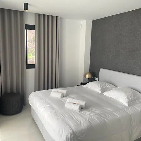 Apartment Higueron 5821 Luxe Met Zeezicht